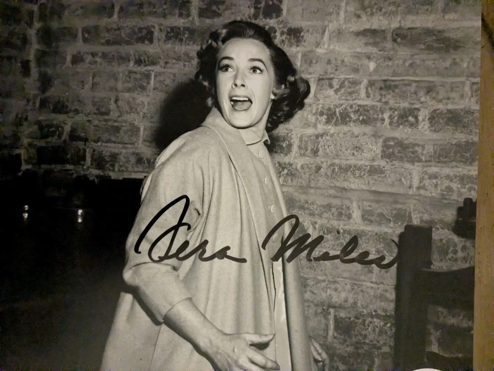 Vera Miles — Vera Miles Actress In Psycho & Psycho 2 8x10 Signed Photo AUTO COA, image 2