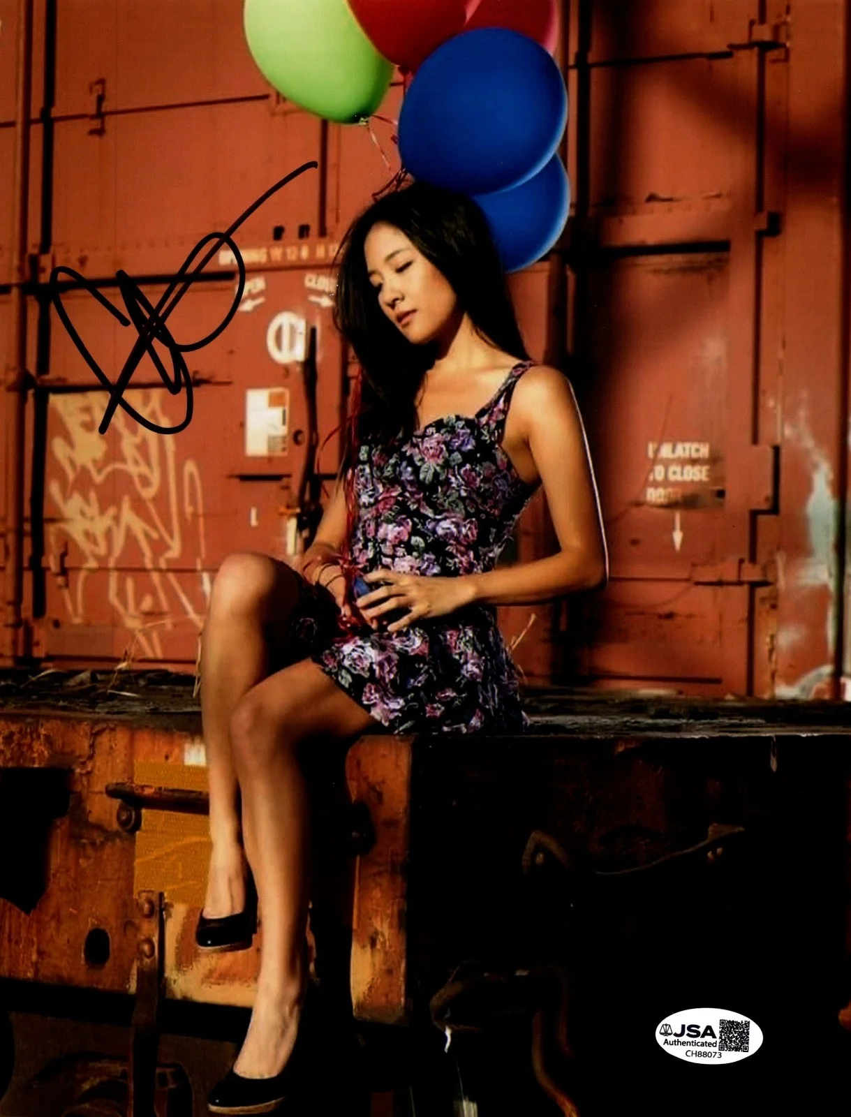 CONSTANCE WU — CONSTANCE WU Authentic Hand-Signed "CRAZY RICH ASIANS" 8x10 Photo (JSA COA)