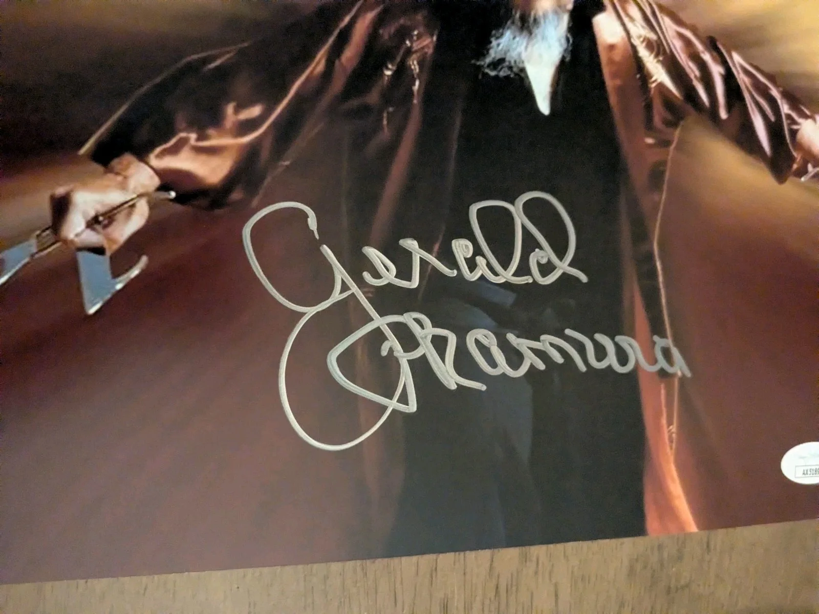 Gerald Okamura — Gerald Okamura, Actor Appeared In KUNG FU Signed 8x10 Color Photo JSA COA, image 2