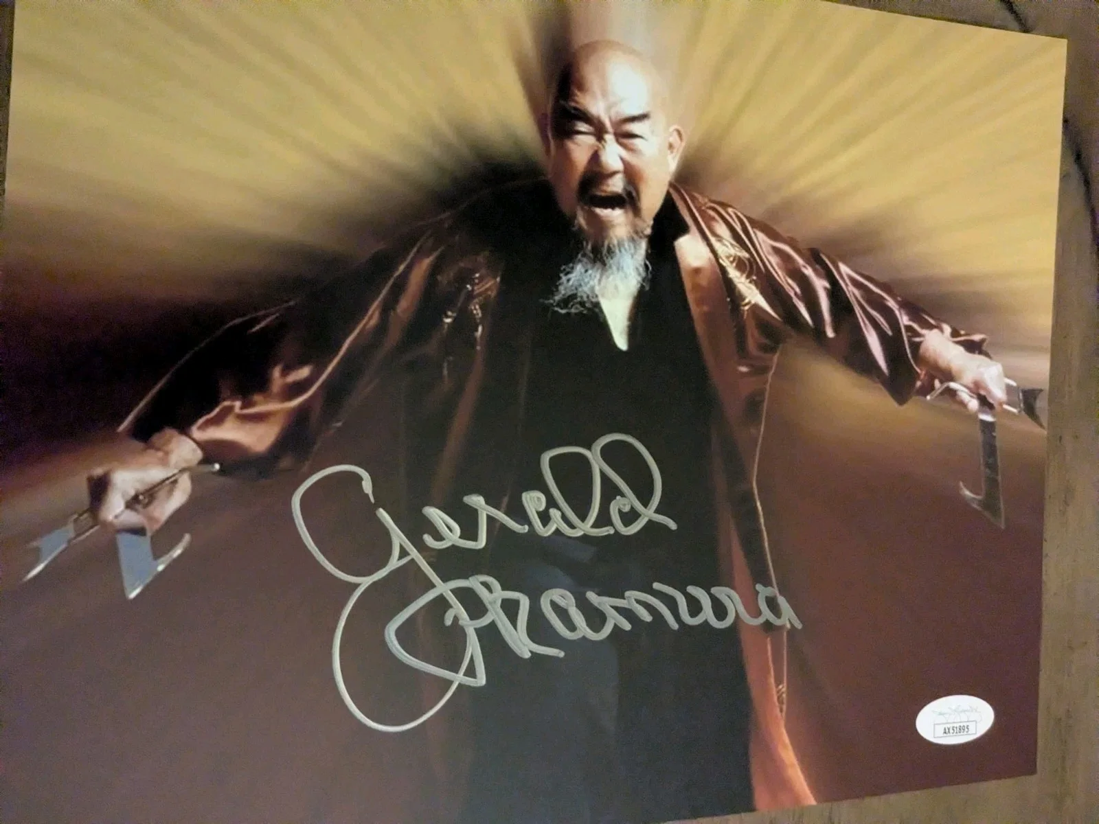 Gerald Okamura — Gerald Okamura, Actor Appeared In KUNG FU Signed 8x10 Color Photo JSA COA, image 3