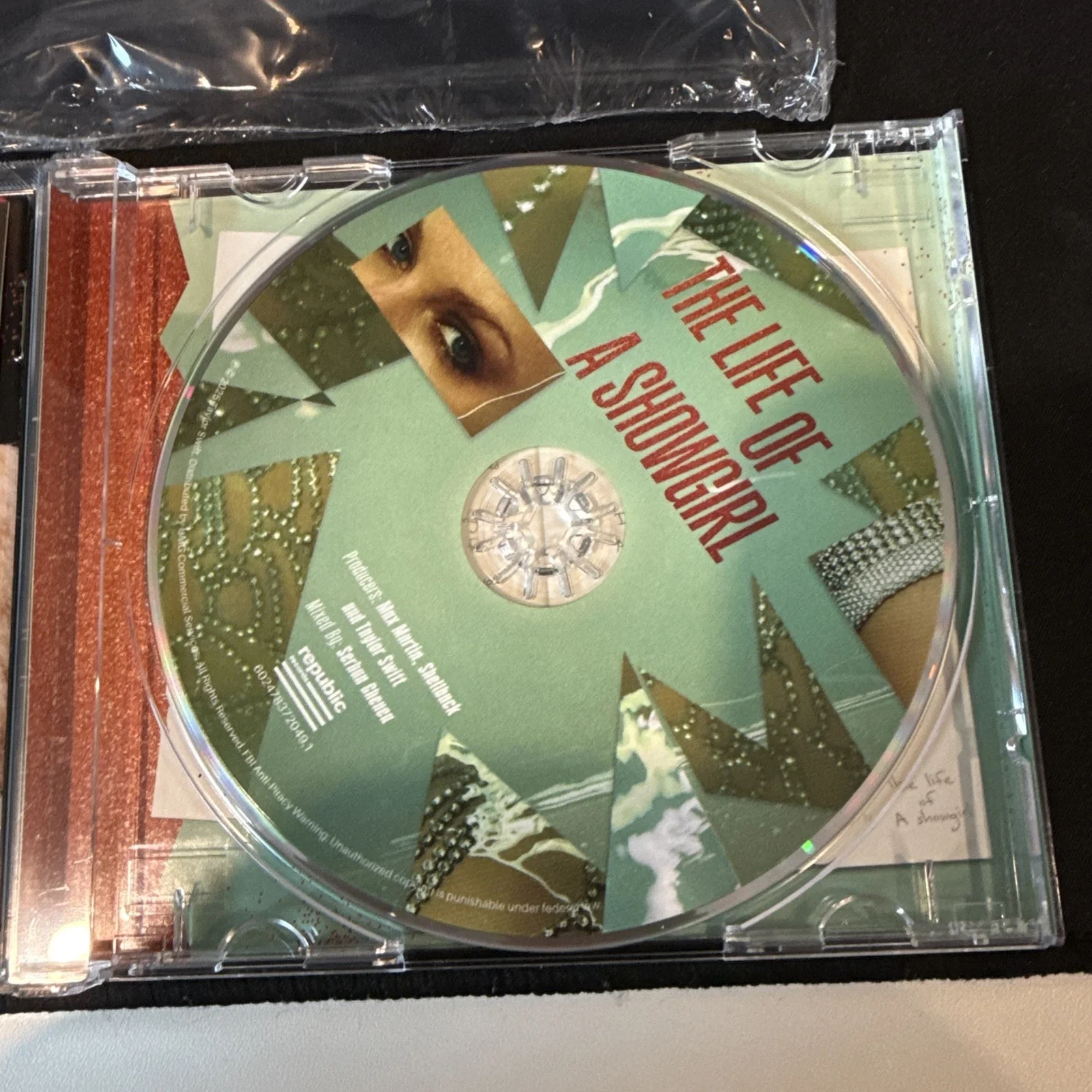 Taylor Swift The Life Of A Showgirl CD with Hand Signed Photo 4 #4 NO DAMAGE, изображение 3