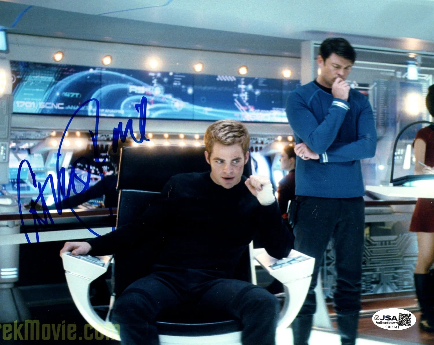 Chris Pine — Chris Pine Signed Autographed 8X10 Photo Star Trek Captain Kirk JSA CJ07741