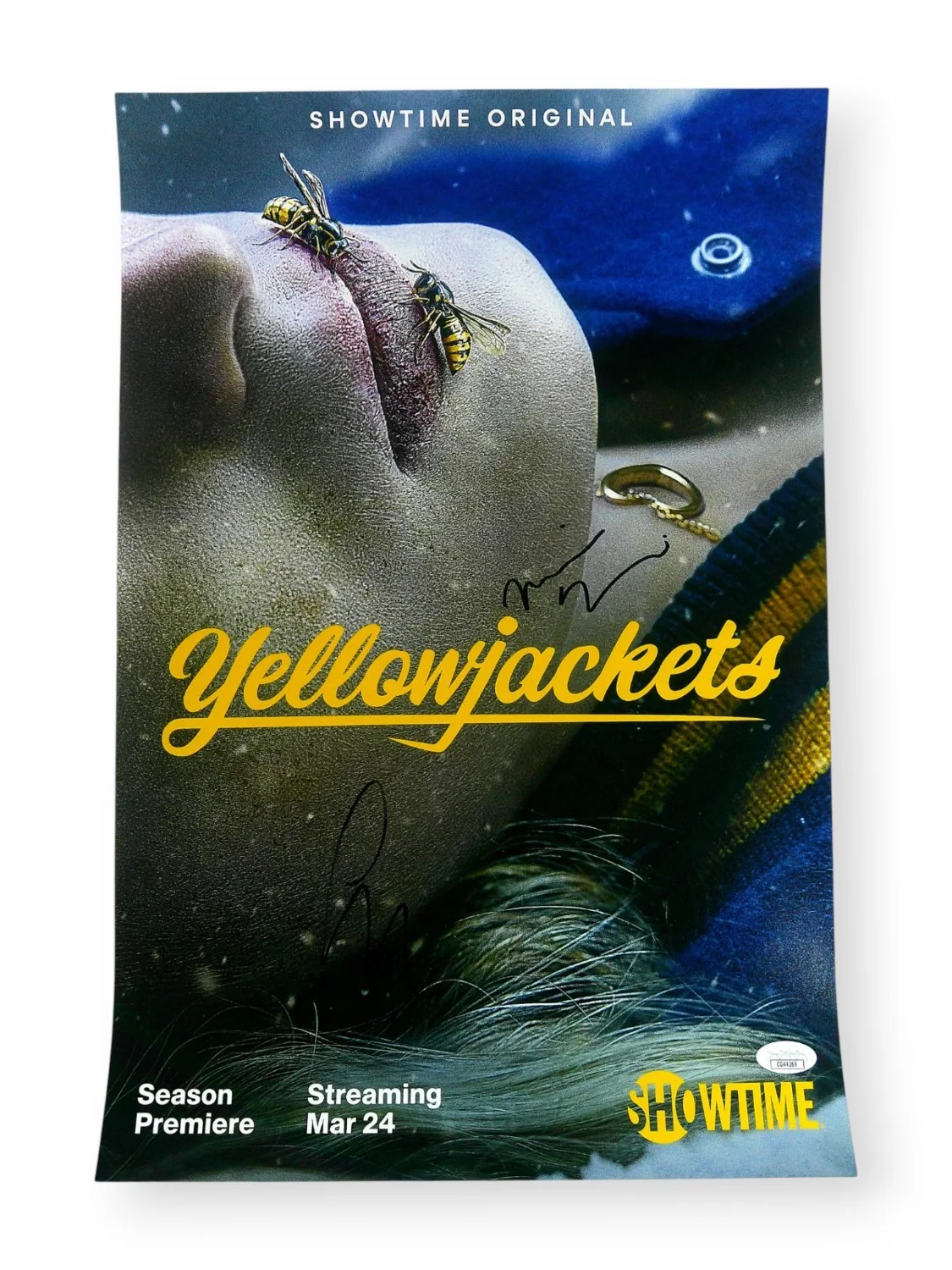 Melanie Lynskey, Sammi Hanratty — Melanie Lynskey Sammi Hanratty Signed Autographed 12X18 Photo Yellowjackets JSA