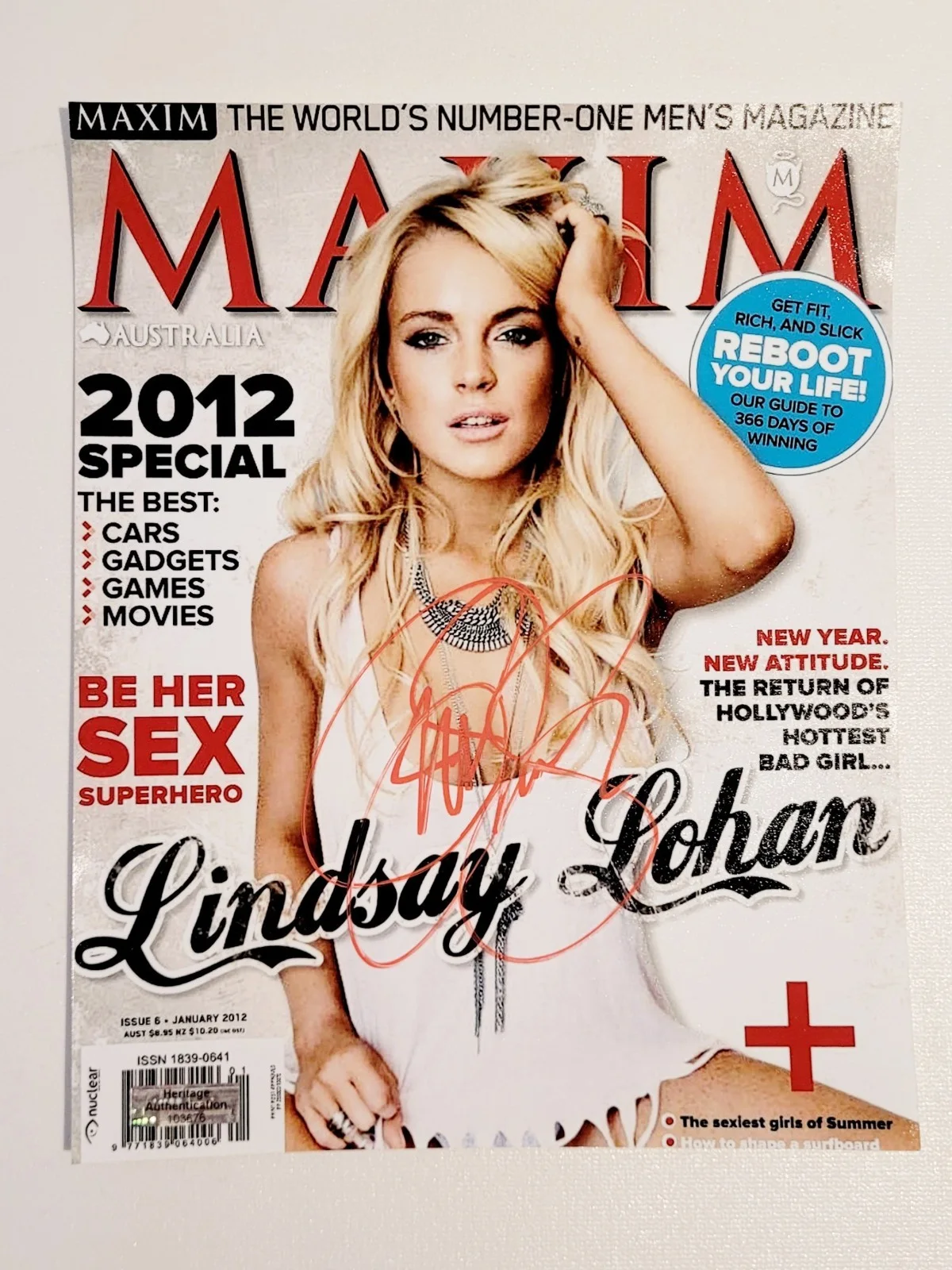 Lindsay Lohan — LINDSAY LOHAN AUTOGRAPHED 8X10 PHOTO OF MAXIM COVER WITH COA JAN 2012, изображение 2