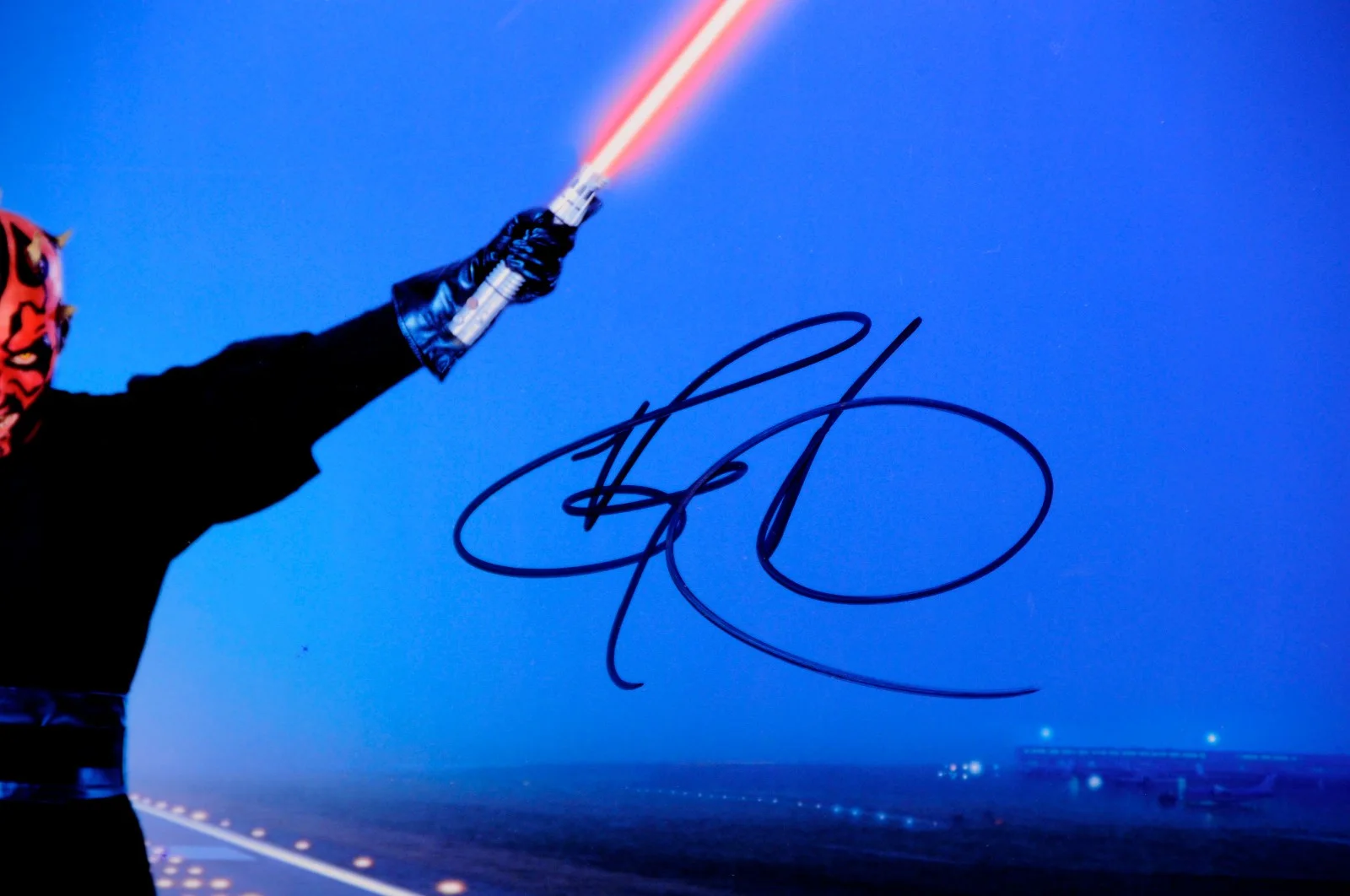 Ray Parks — Ray Parks as Darth Maul Autographed Star Wars Weekends 18x12.5 Inch Print - Rare, изображение 2