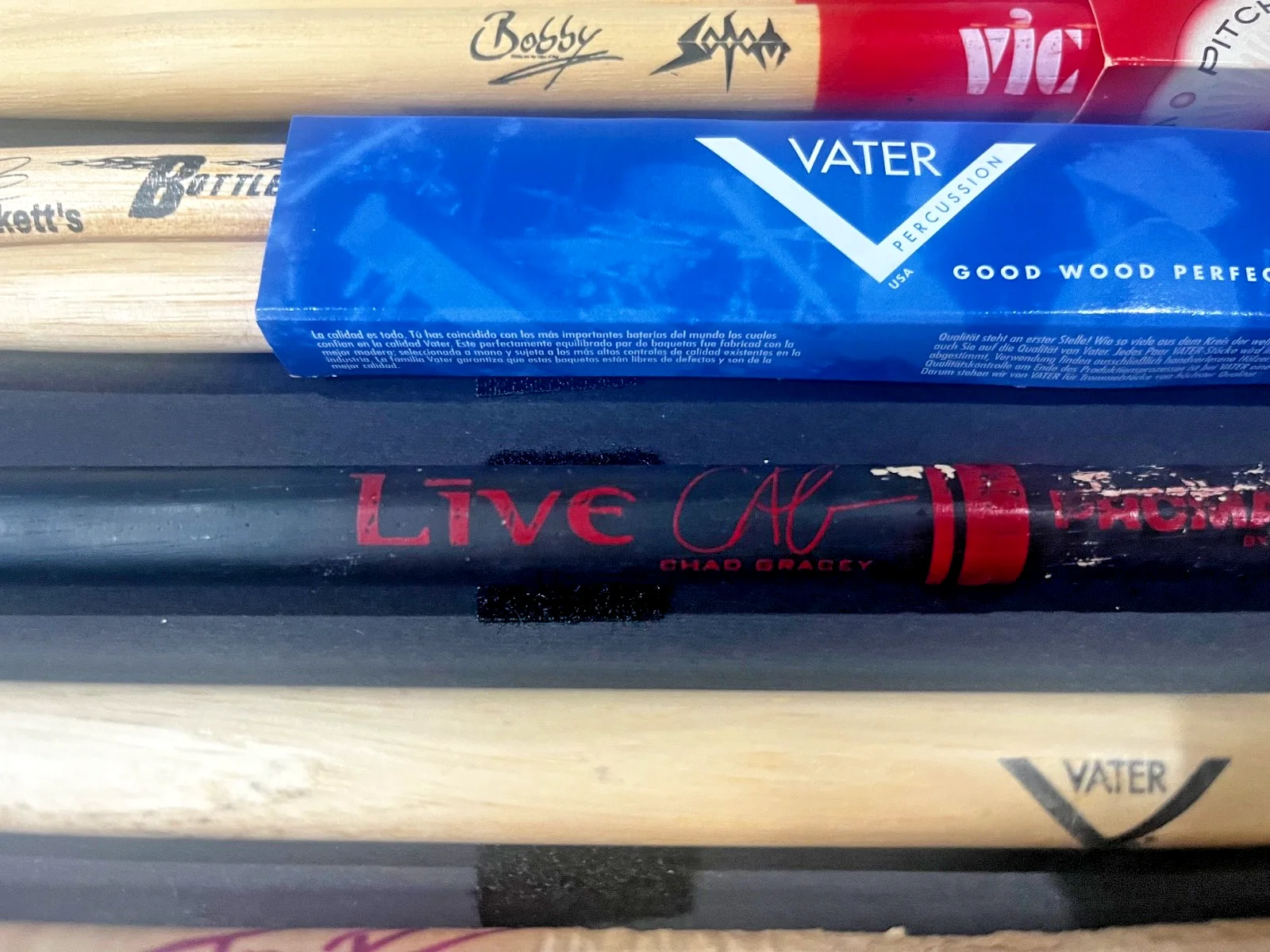 Bang Tango 2017 Hand Signed-All Members-Stage Used Drumstick #6 in photo Grp 11, изображение 4