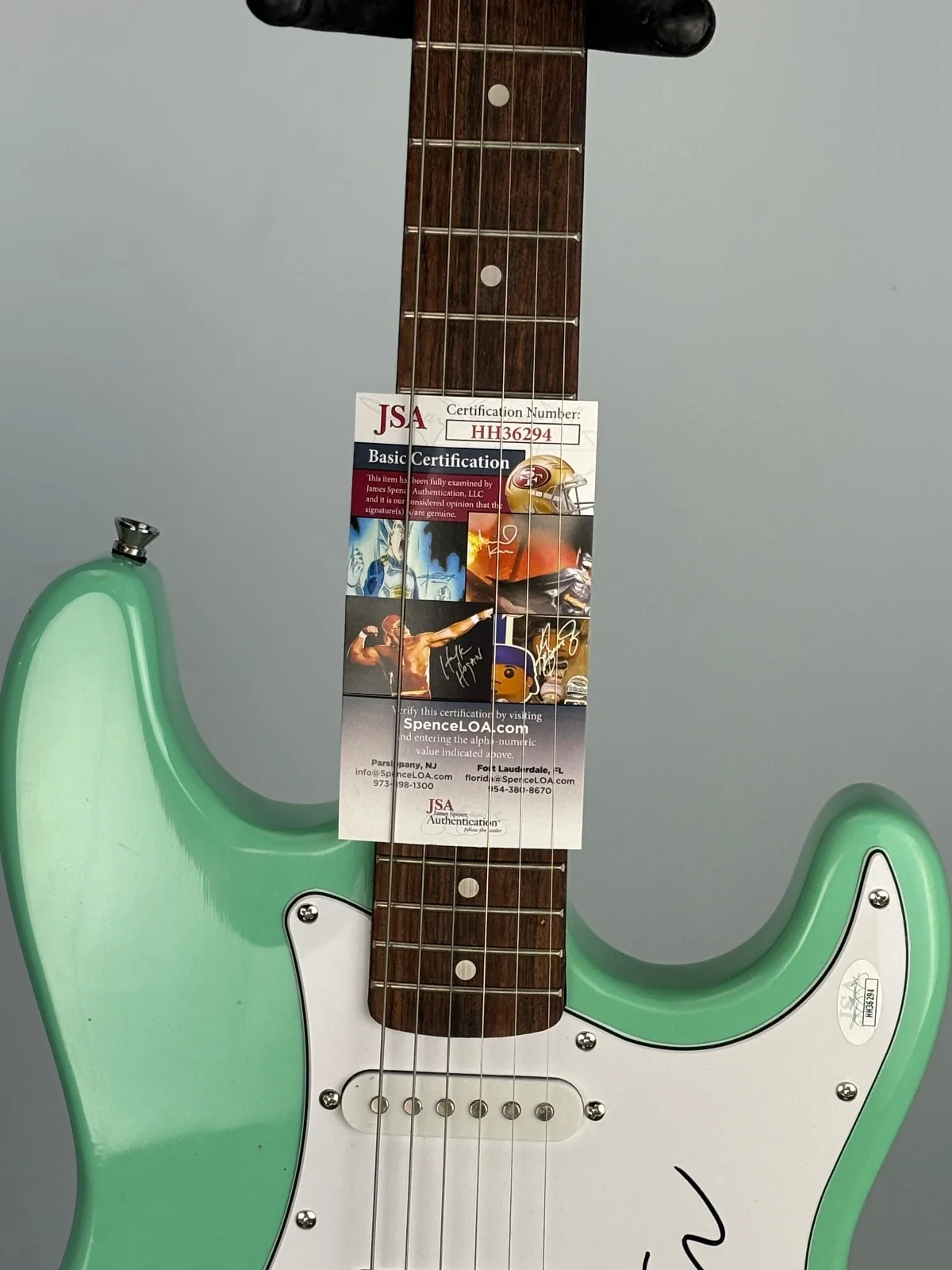 Kim Gordon Autographed Seafoam Green Strat-Style Electric Guitar – COA Included, изображение 4