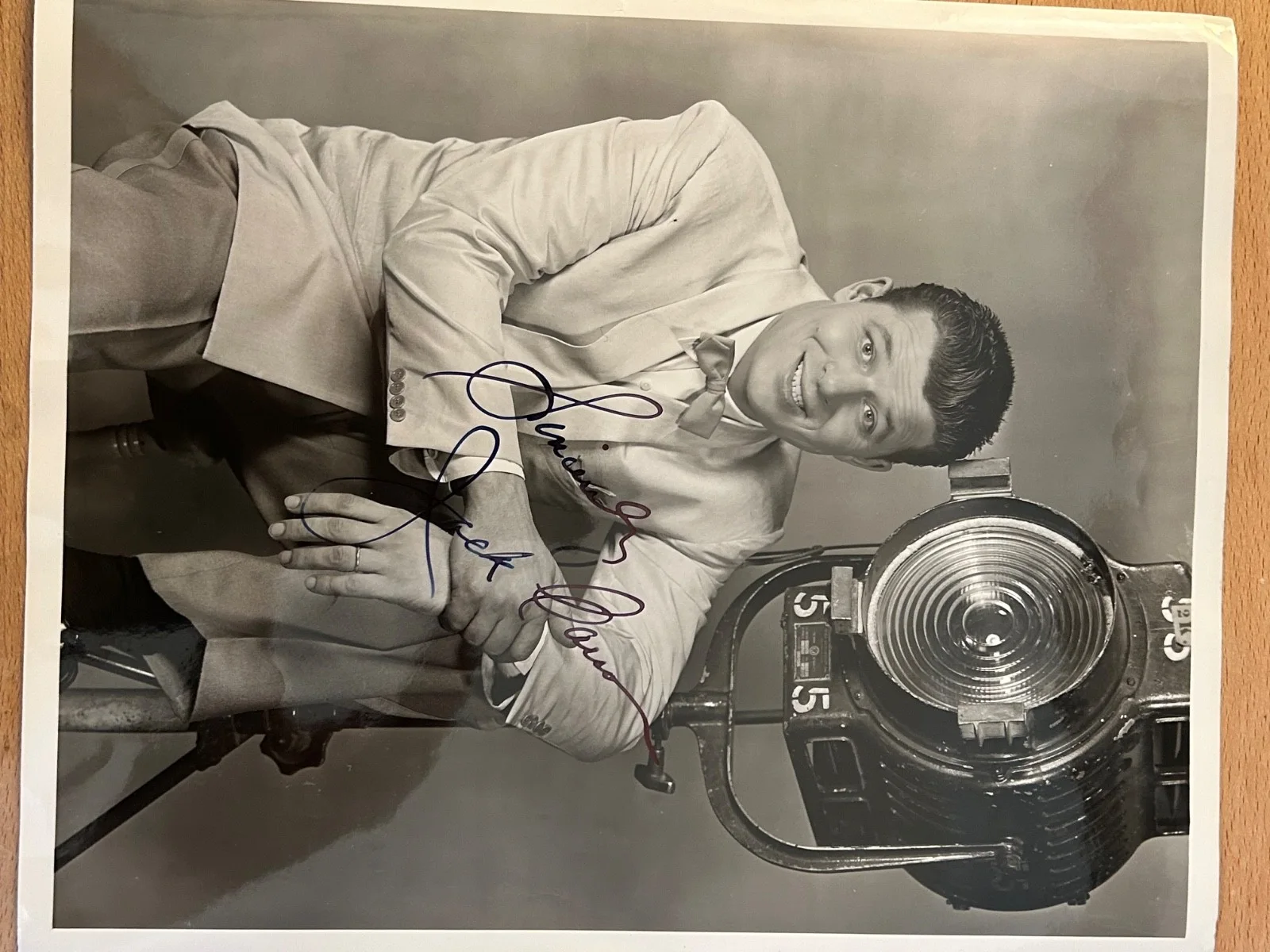 Shirley Temple - Born April 23, Died February 10 — Collection of 12 authentic vintage signed movie photographs, изображение 4