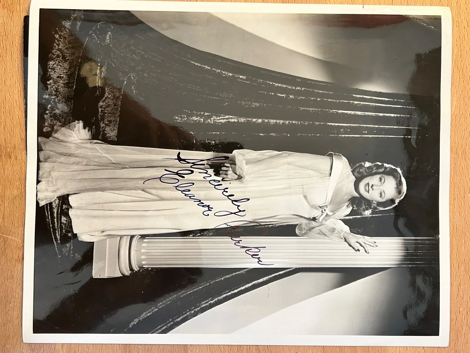 Shirley Temple - Born April 23, Died February 10 — Collection of 12 authentic vintage signed movie photographs, изображение 5