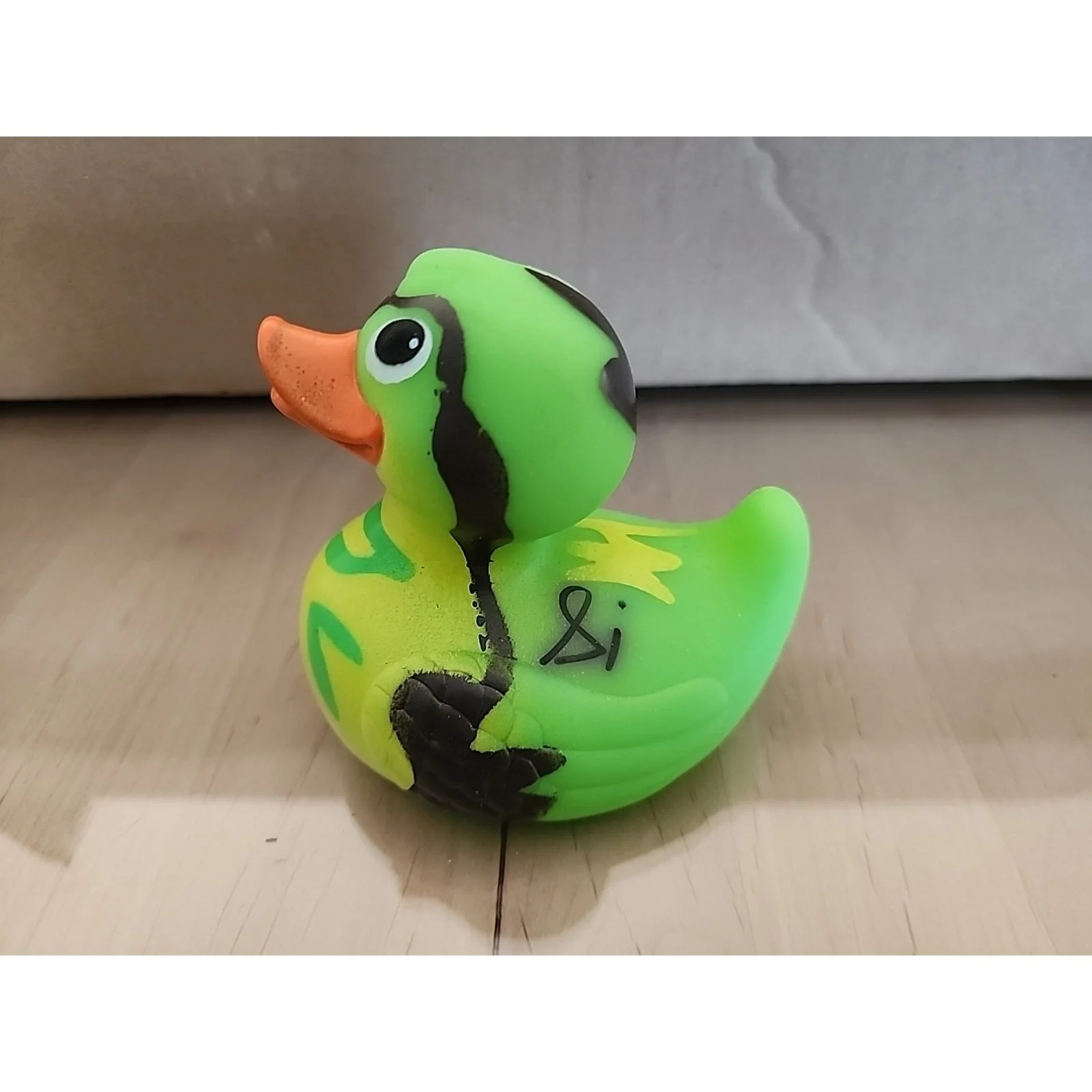 Si Robertson — 3" Camouflage Rubber Duck Autographed by Si Robertson of Duck Dynasty
