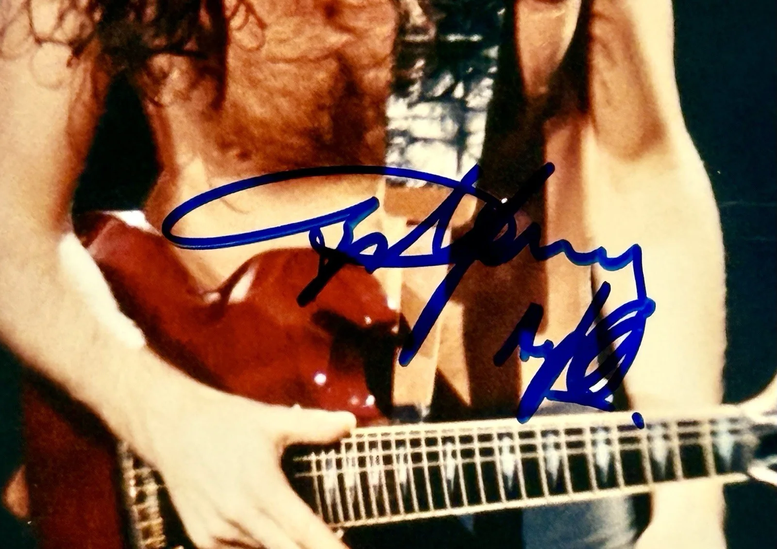 Angus Young AC/DC signed Photo 8x10 in concert beckett coa, image 2