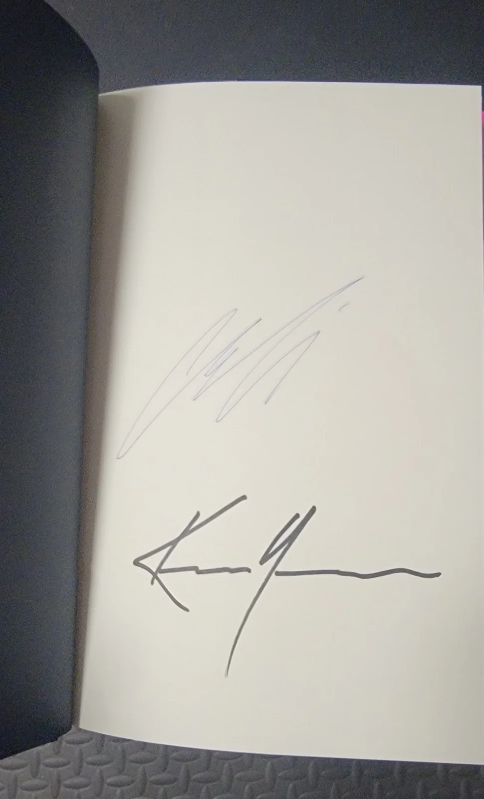 Keanu Reeves — Keanu Reeves John Wick 12x16 Custom Matte Signed Autograph Signed, image 3