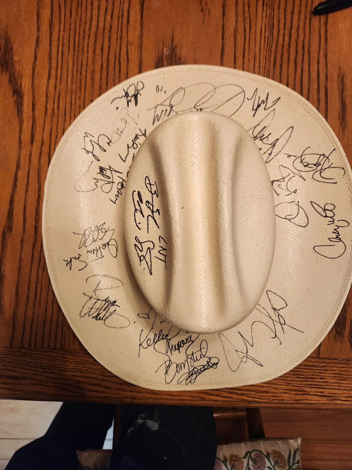 Autographed cowboy 2010s greatest stars Justin moore,chris young and 11 others!, image 2
