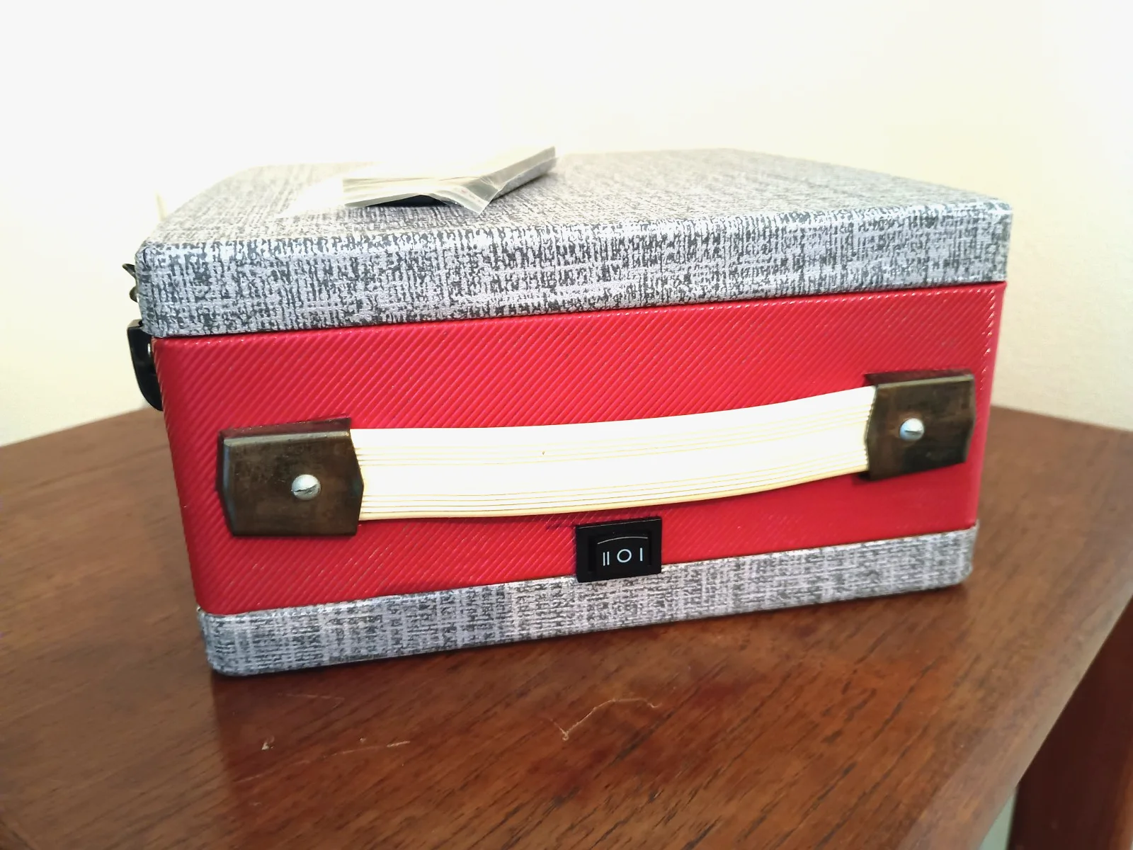 Vintage tube radio VIDOR CN434 My Lady Margaret De Luxe, изображение 3