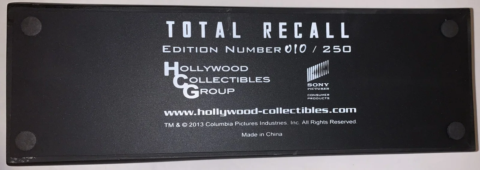 Kate Beckinsale — Kate Beckinsale ‘Total Recall’ RARE Original Signed HCG 1:1 Prop Replica Blaster, image 3