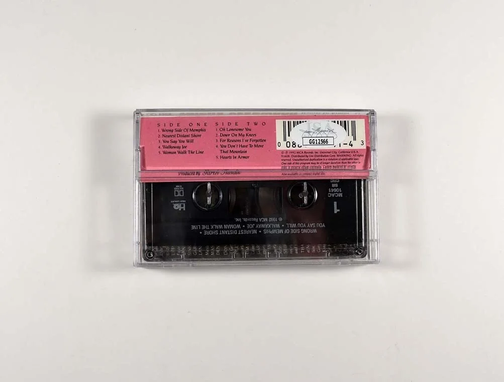 Trisha Yearwood Hearts in Amor Autographed Signed Cassette Tape JSA COA, image 2