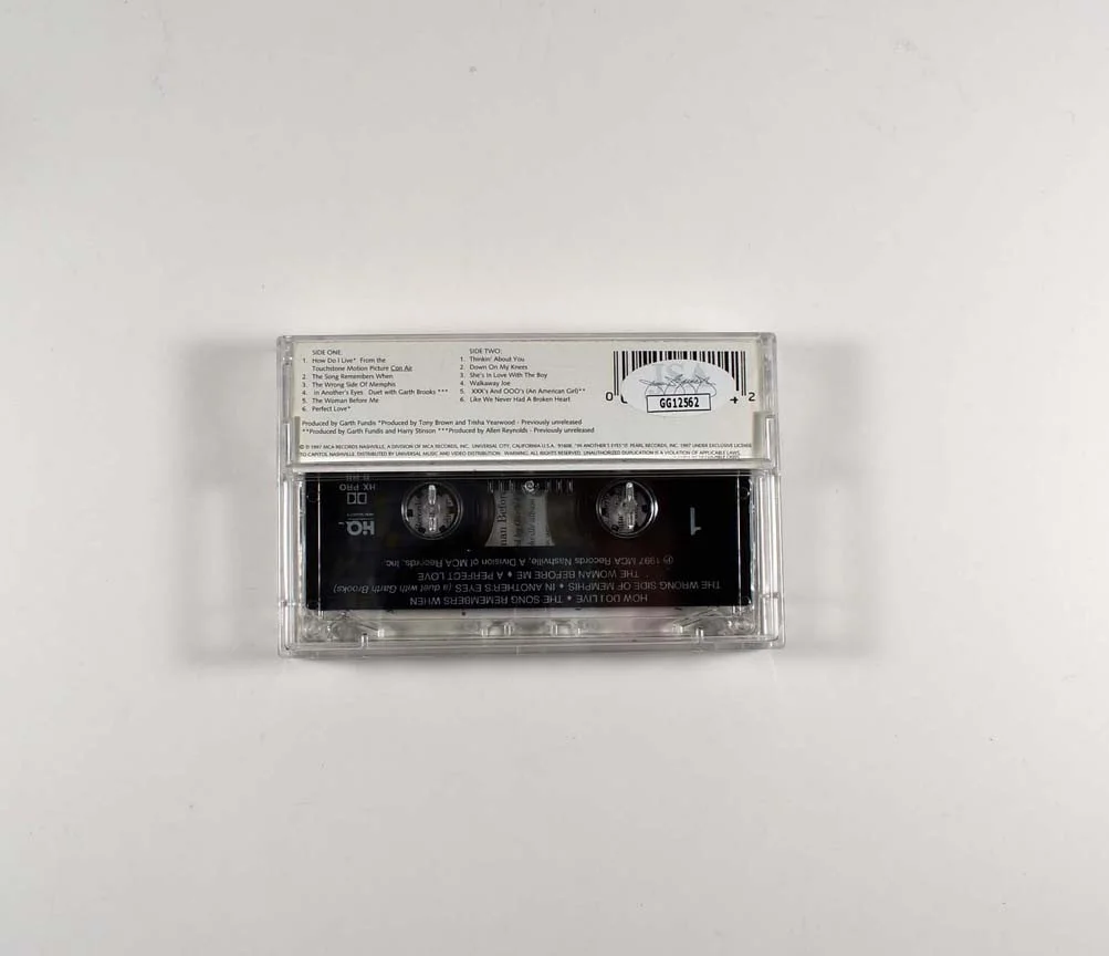 Trisha Yearwood A Collection of Hits Autographed Signed Cassette Tape JSA COA, image 2