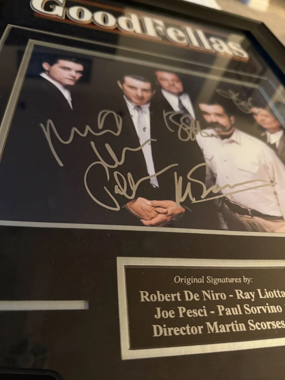 Robert De Niro, Ray Liotta, Joe Pesci, Martin Scorsese — Goodfellas Multi-Signed Display De Niro Pesci Liotta Sorvino Scorsese COA, изображение 2