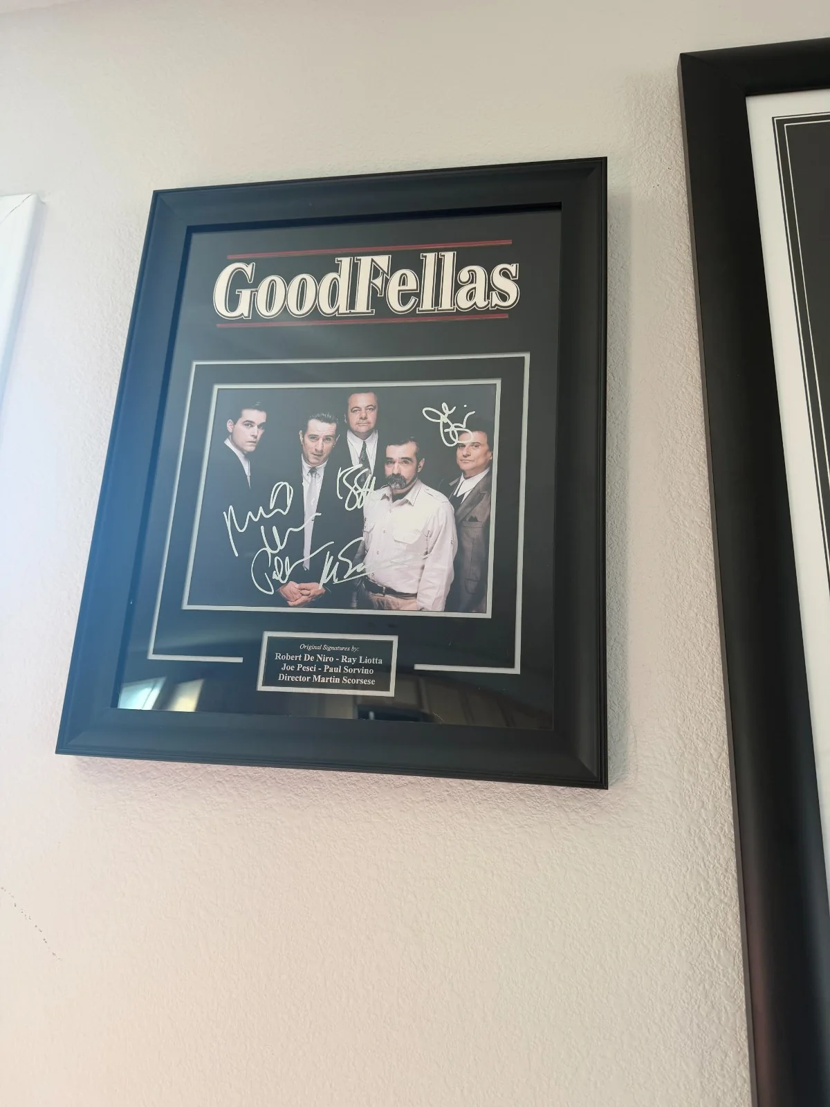Robert De Niro, Ray Liotta, Joe Pesci, Martin Scorsese — Goodfellas Multi-Signed Display De Niro Pesci Liotta Sorvino Scorsese COA, изображение 3