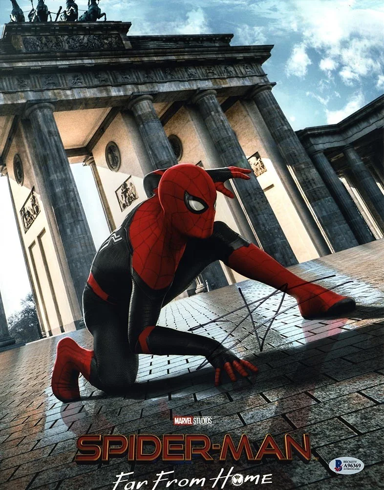 Tom Holland — Tom Holland Spiderman Avengers Autographed Signed 11x14 Photo Beckett BAS COA