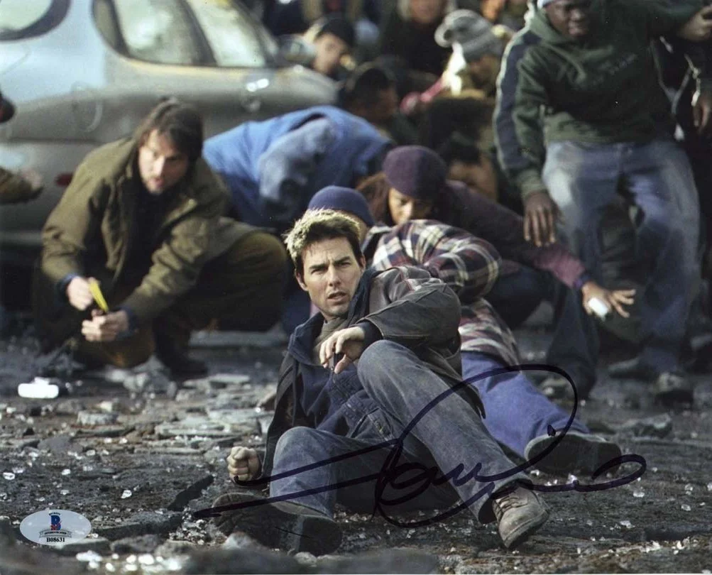 Tom Cruise — Tom Cruise War Worlds Autographed Signed 8x10 Photo Beckett Authentic BAS COA