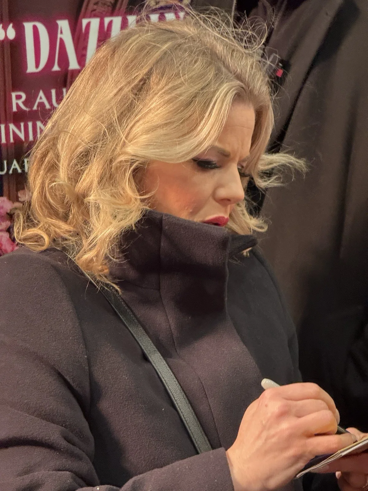 Megan Hilty — Megan Hilty Signed Death Becomes Her Authentic Broadway Playbill PROOF, image 3