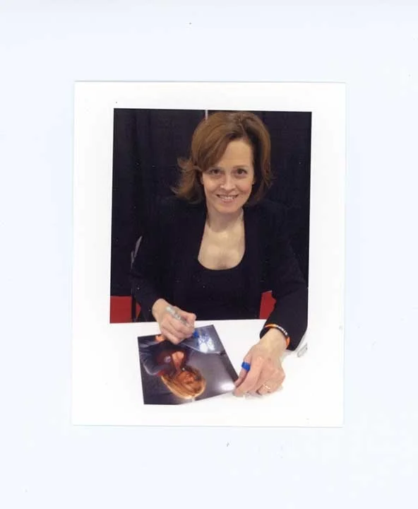 Sigourney Weaver — Sigourney Weaver Galaxy Quest Autographed Signed 8x10 Photo Authentic BAS COA, image 2