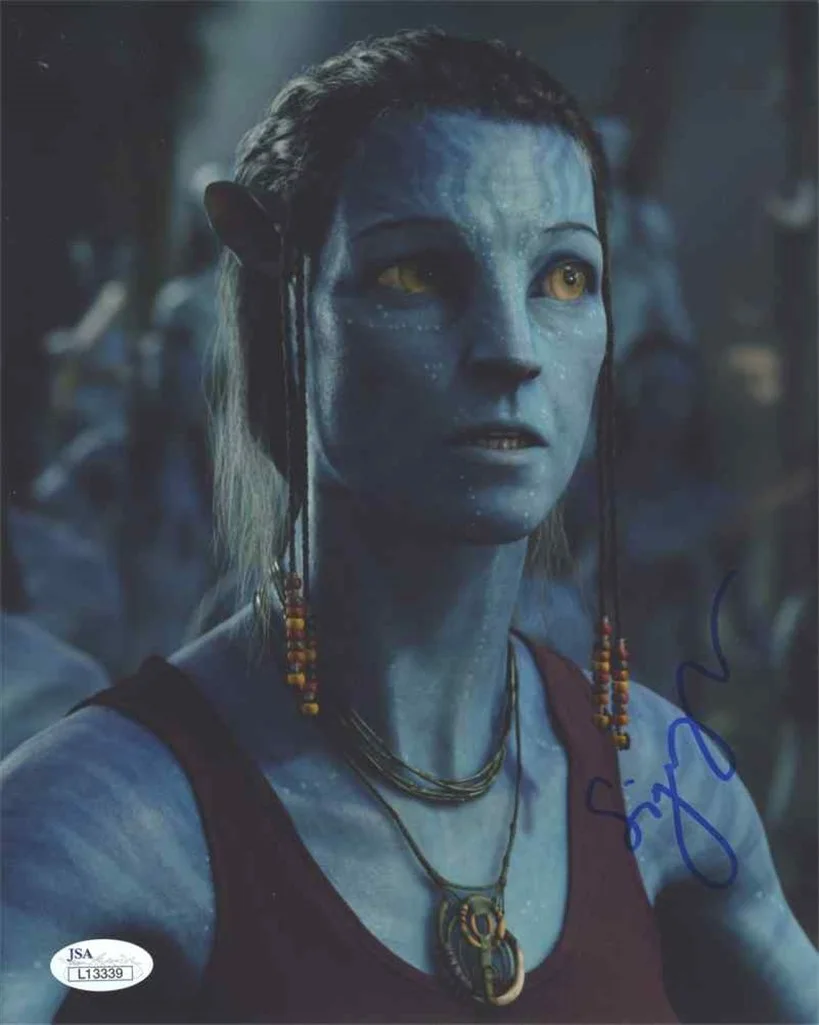 Sigourney Weaver — Sigourney Weaver Alien Avatar Autographed Signed 8x10 Photo Certified JSA COA