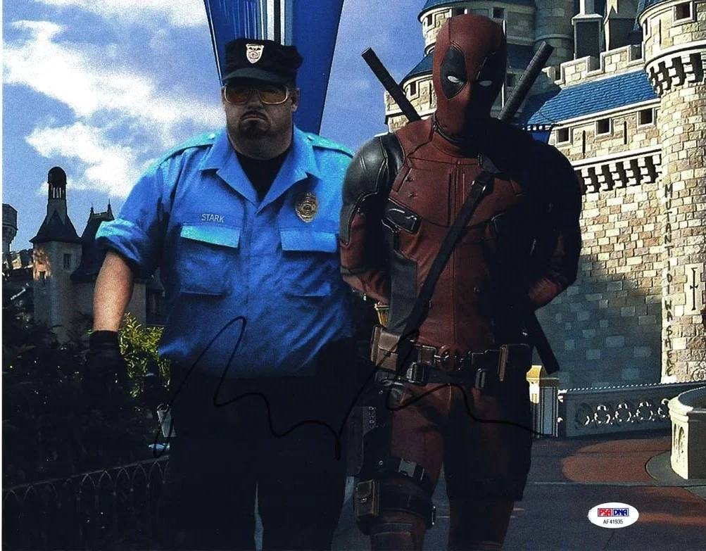 ryan reynolds — Ryan Reynolds Deadpool Autographed Signed 11x14 Photo Certified PSA/DNA COA