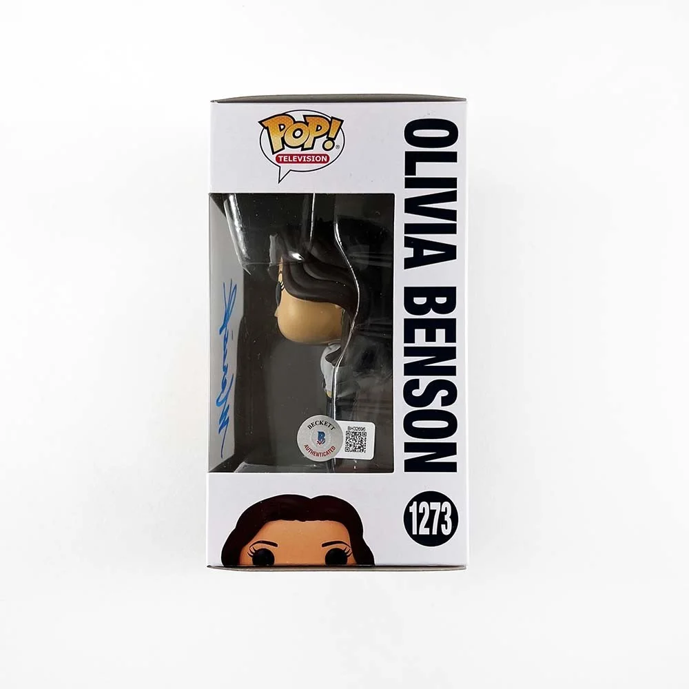 Mariska Hargitay — Mariska Hargitay Law & Order Autographed Signed Funko Pop Beckett BAS COA, изображение 2