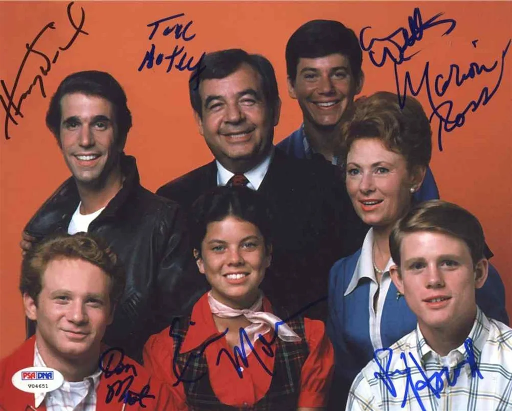 Show Cast Members — Happy Days Cast by 7 Autographed Signed 8x10 Photo Certified Authentic PSA/DNA