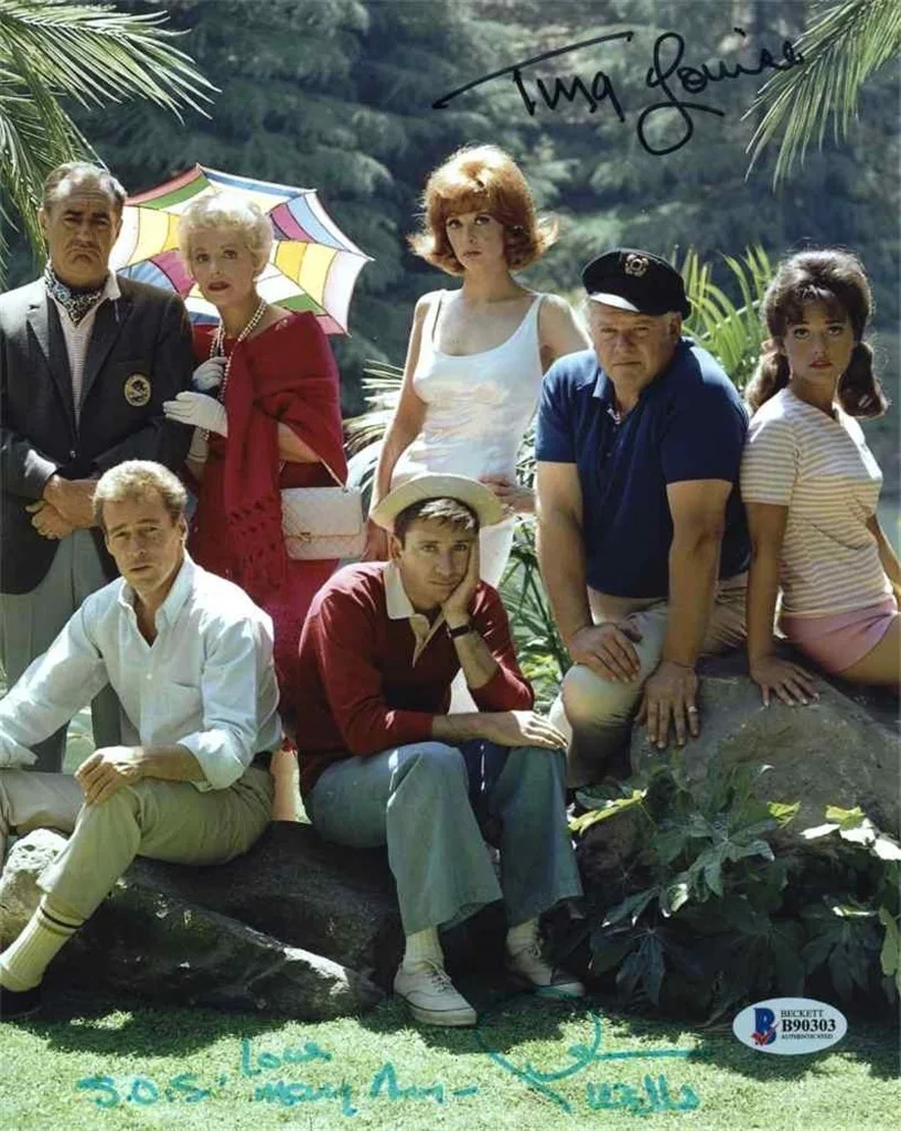 Dawn Wells and Tina Louise — Gilligan's Island Dawn Wells Tina Louise Autographed Signed 8x10 Photo BAS COA