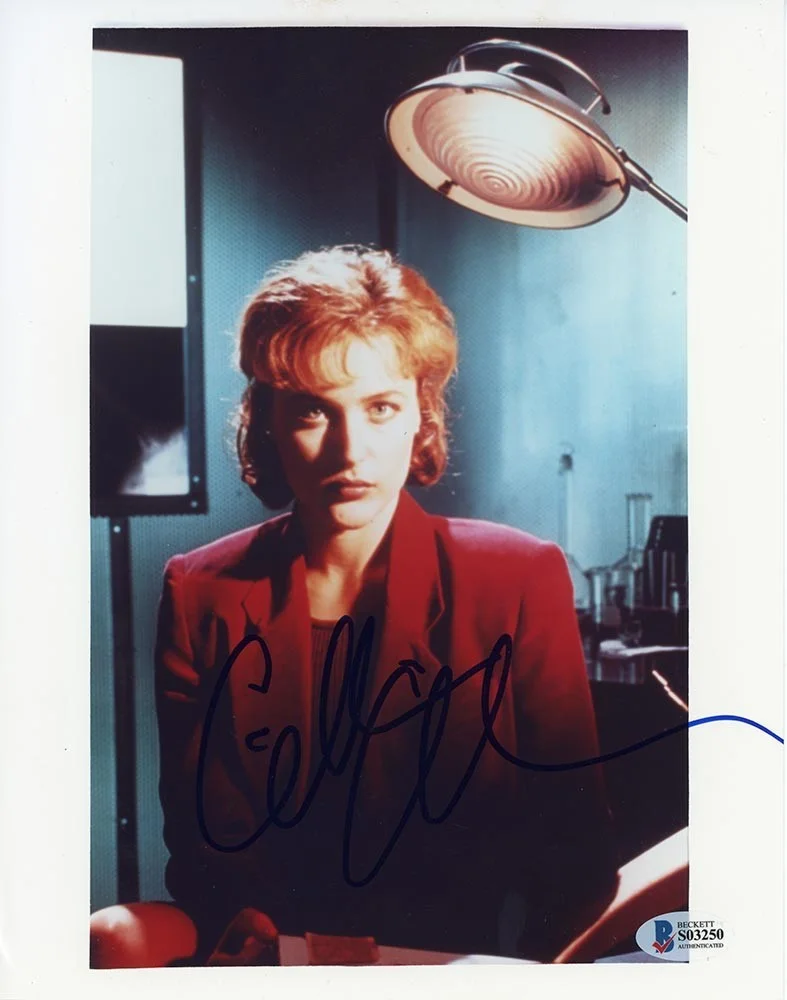 Gillian Anderson — Gillian Anderson X-Files Autographed Signed 8x10 Photo Beckett BAS COA