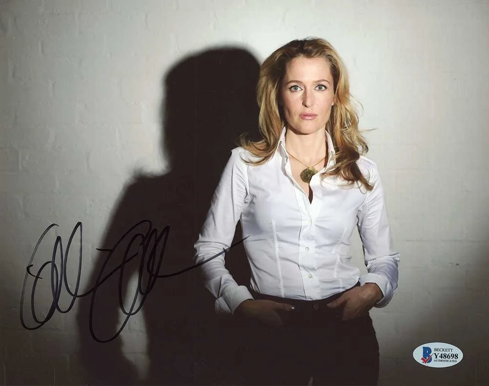 Gillian Anderson — Gillian Anderson X-Files Autographed Signed 8x10 Photo Beckett BAS COA