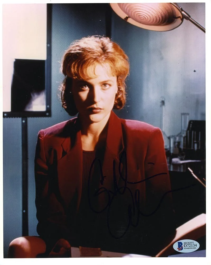 Gillian Anderson — Gillian Anderson X-Files Autographed Signed 8x10 Photo Beckett BAS COA