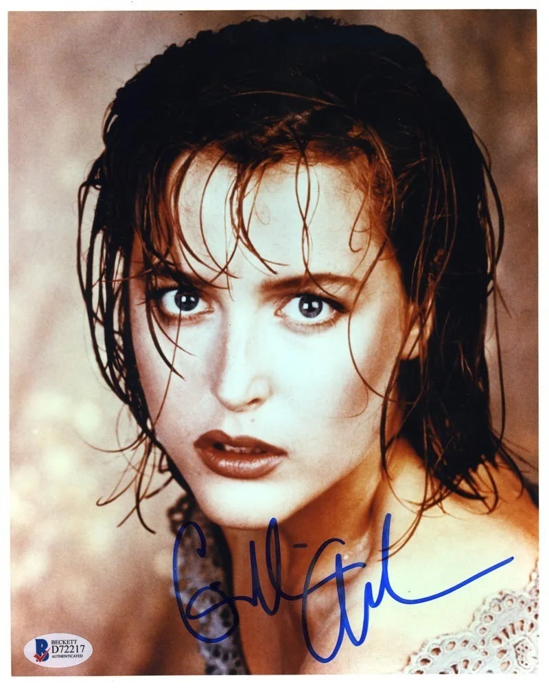 Gillian Anderson — Gillian Anderson Sexy Autographed Signed 8x10 Photo Beckett Authentic BAS COA