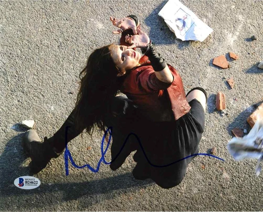 elizabeth olsen — Elizabeth Olsen Avengers Endgame Autographed Signed 8x10 Photo Beckett BAS COA
