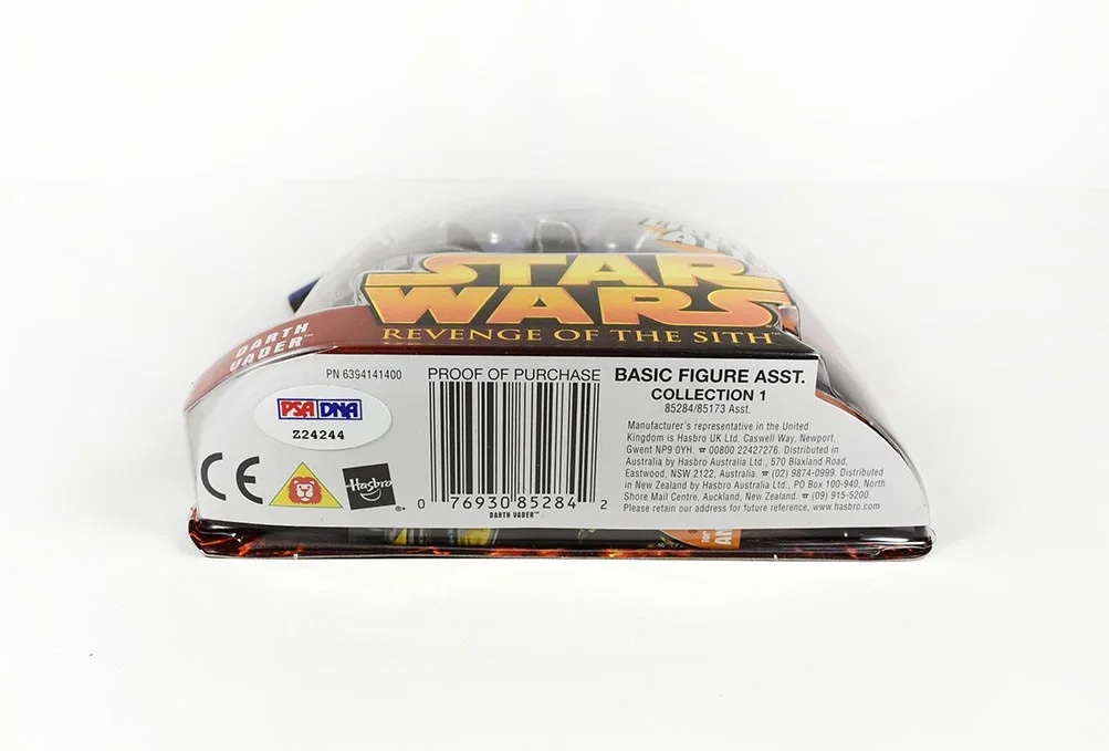 Dave Prowse — Dave Prowse Star Wars Vader Autographed Signed Action Figure PSA/DNA COA, image 2