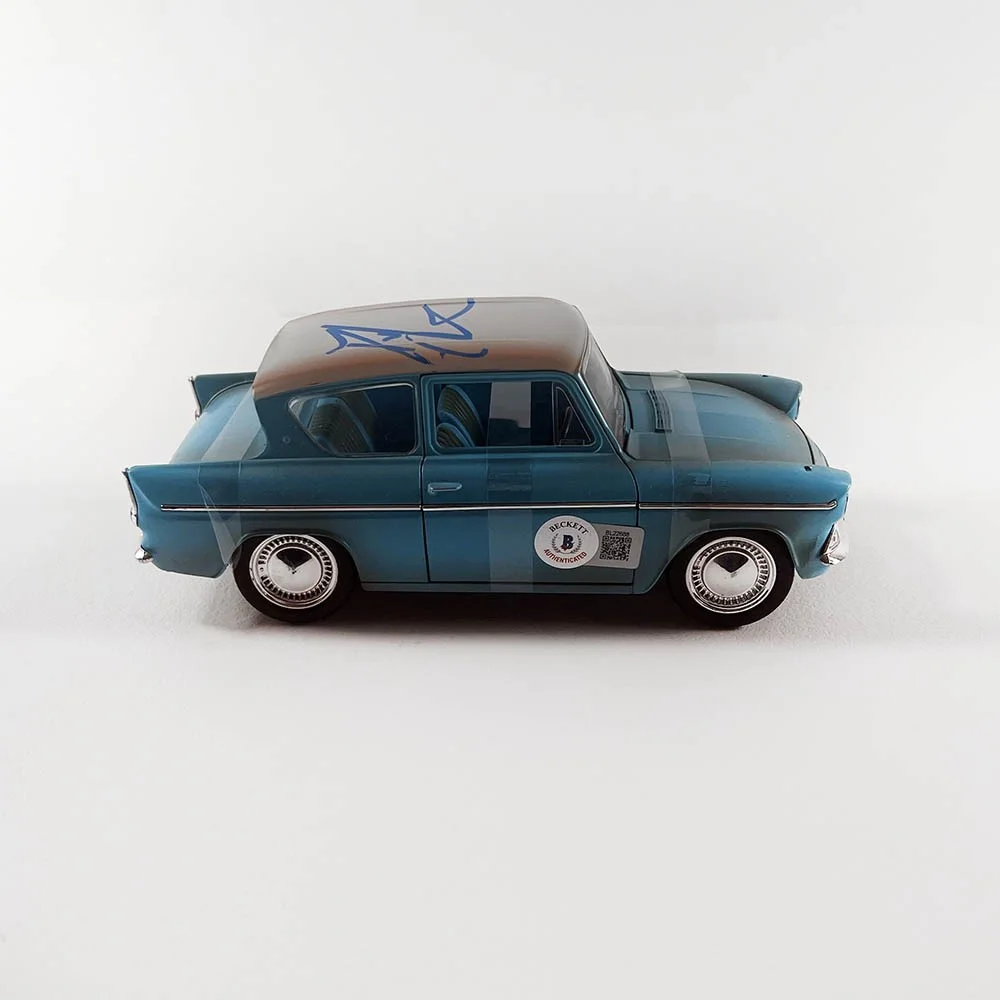 Daniel Radcliffe — Daniel Radcliffe Harry Potter Ford Anglia Car Autographed Signed Beckett BAS COA, image 3