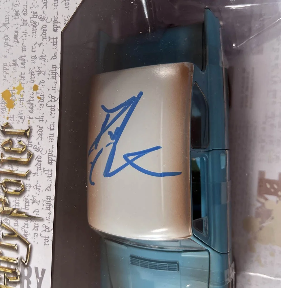 Daniel Radcliffe — Daniel Radcliffe Harry Potter Ford Anglia Car Autographed Signed Beckett BAS COA, image 4