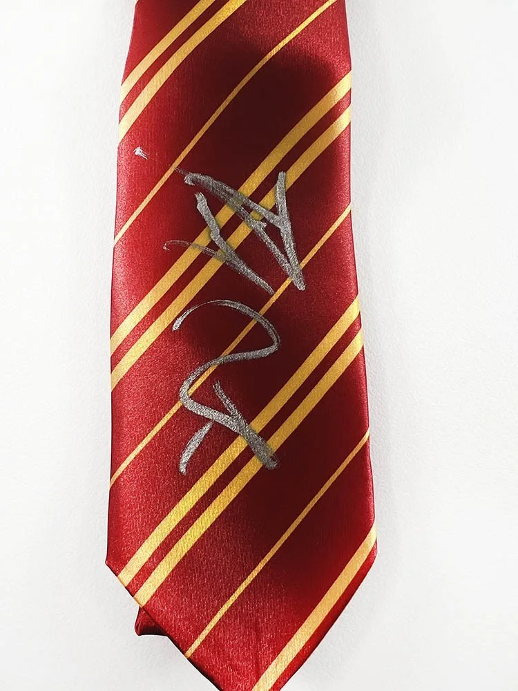 Daniel Radcliffe — Daniel Radcliffe Harry Potter Autographed Signed Gryffindor Tie Beckett BAS COA, image 2