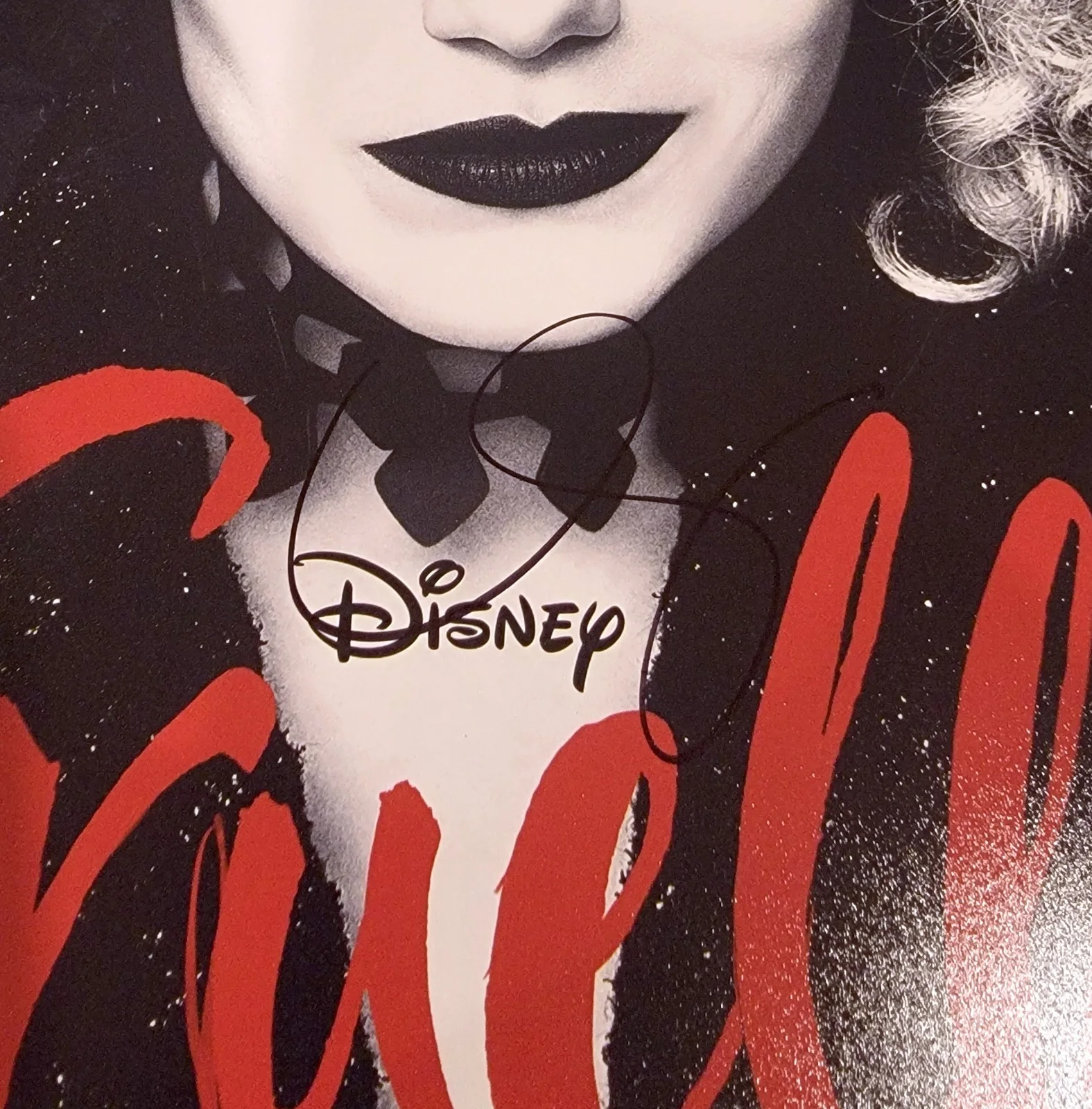 Emma Stone — Emma Stone signed 11x14 Photo PSA DNA Autograph Cruella, изображение 2