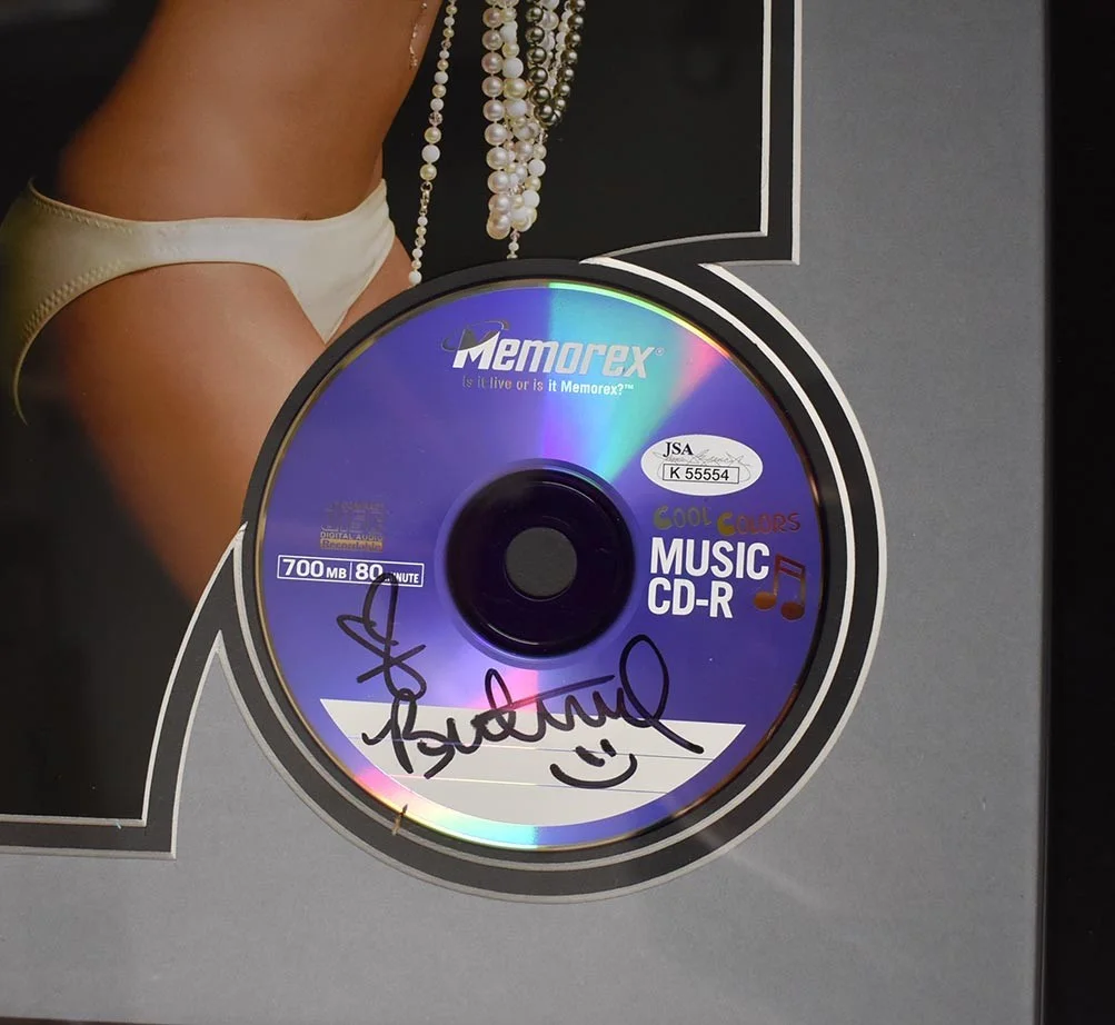 Britney Spears Sexy Autographed Signed 16x20 Matted Framed Photo and CD JSA COA, изображение 2