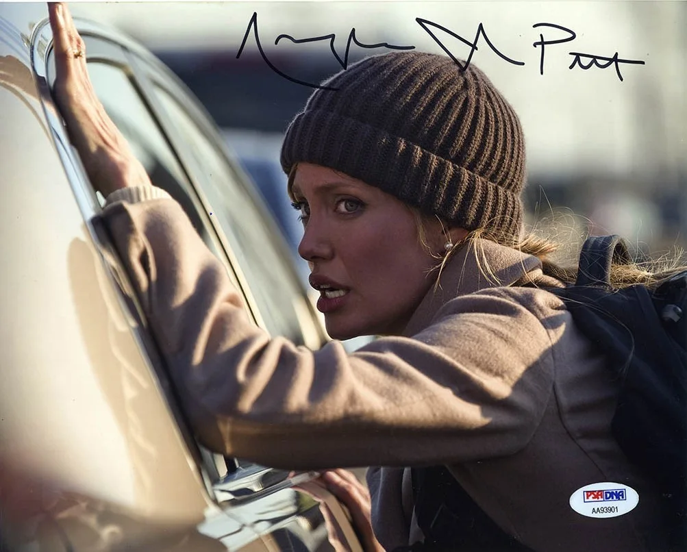 angelina jolie — Angelina Jolie Pitt Autographed Signed 8x10 Photo Authentic PSA/DNA COA