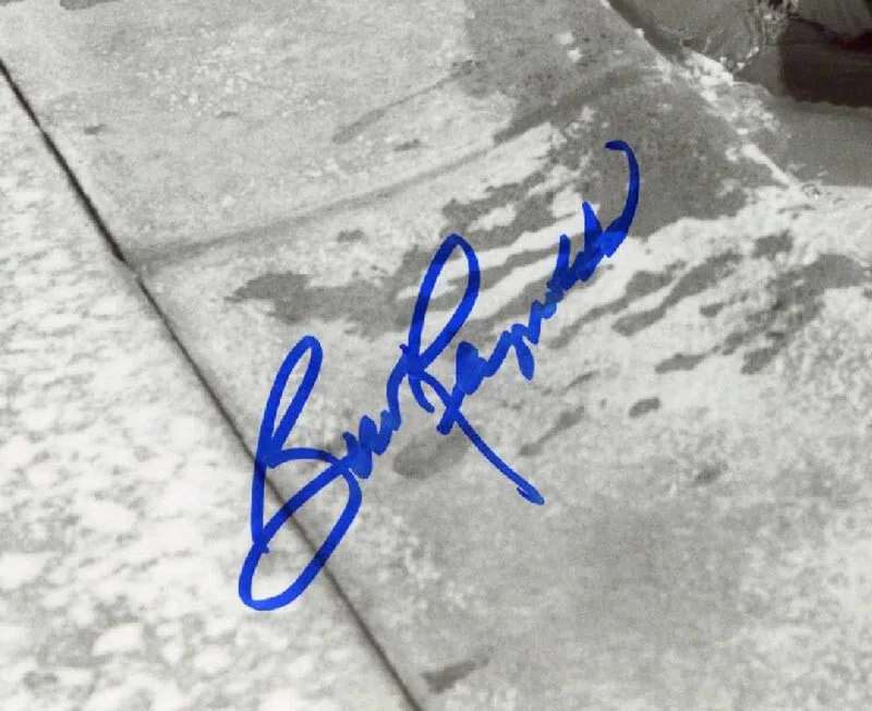 BURT REYNOLDS SIGNED AUTOGRAPHED 11x14 PHOTO VERY RARE BEEFCAKE SHOT BECKETT BAS, изображение 2