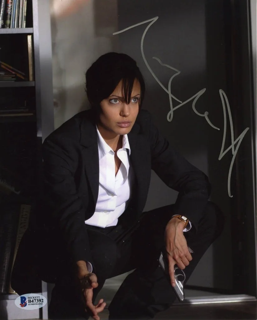 angelina jolie — Angelina Jolie Autographed Signed 8x10 Photo Beckett Authentic BAS COA