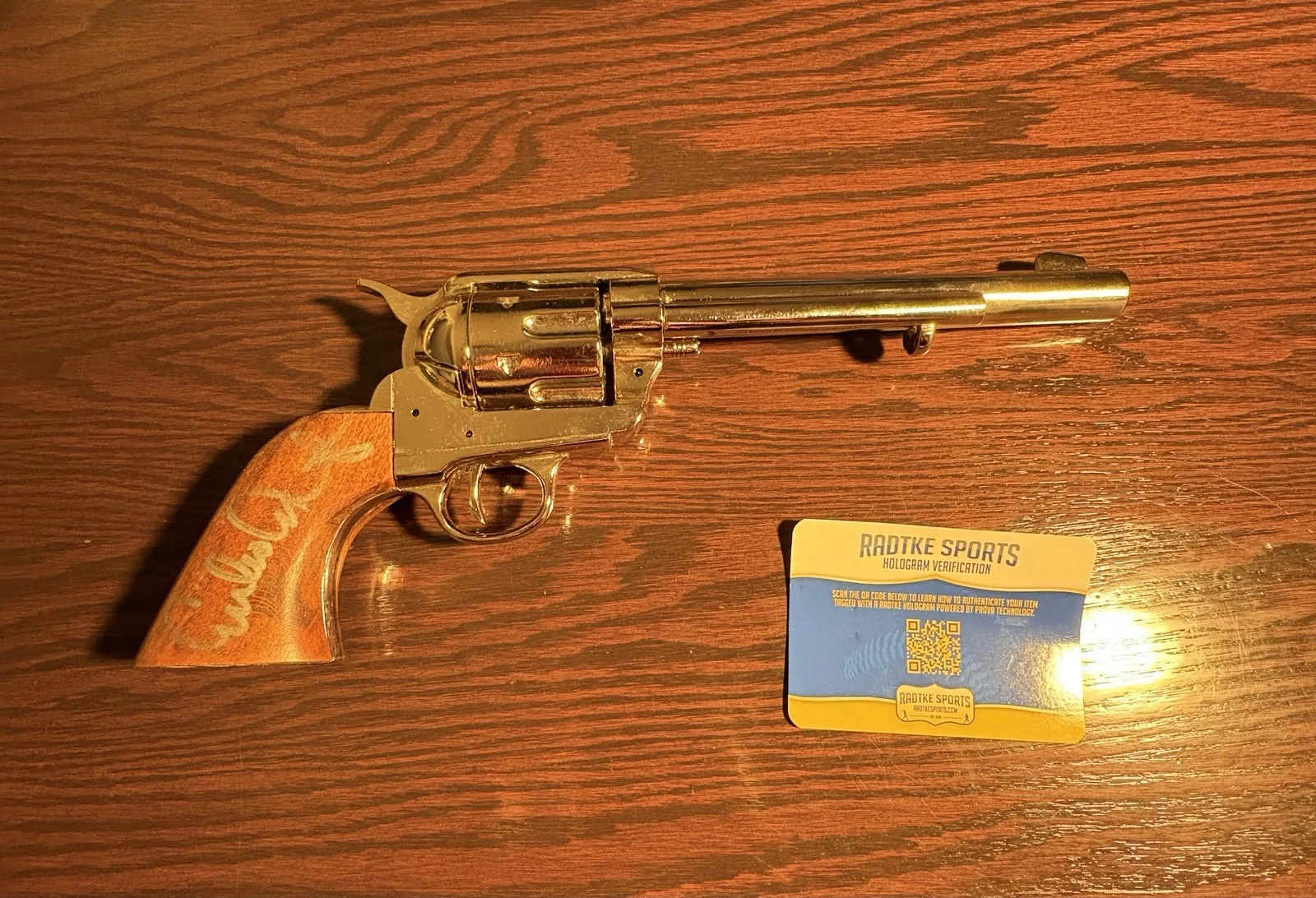 Emilio Estevez — Young Guns, Emilio Estevez, Signed Replica Gun, Radtke Sports Authentic, image 4