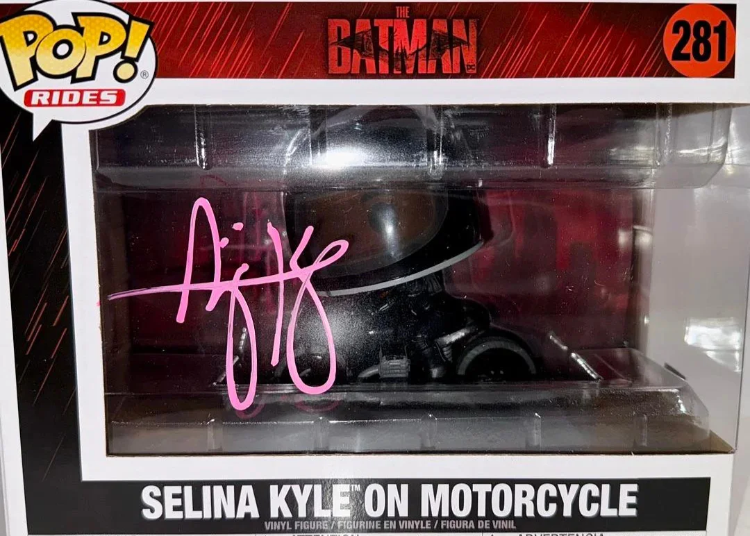 Zoe Kravitz Signed Funko #281 "Selina Kyle" (The Batman)-Celebrity Authentics, изображение 2