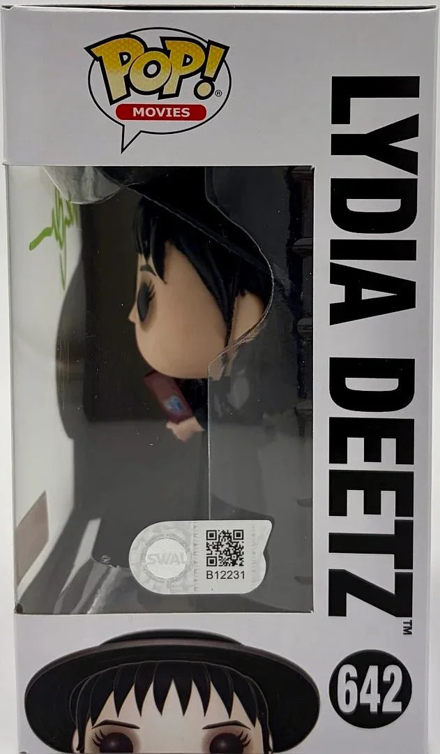 Winona Ryder signed Funko #642 (Beetlejuice) - SWAU COA, image 3