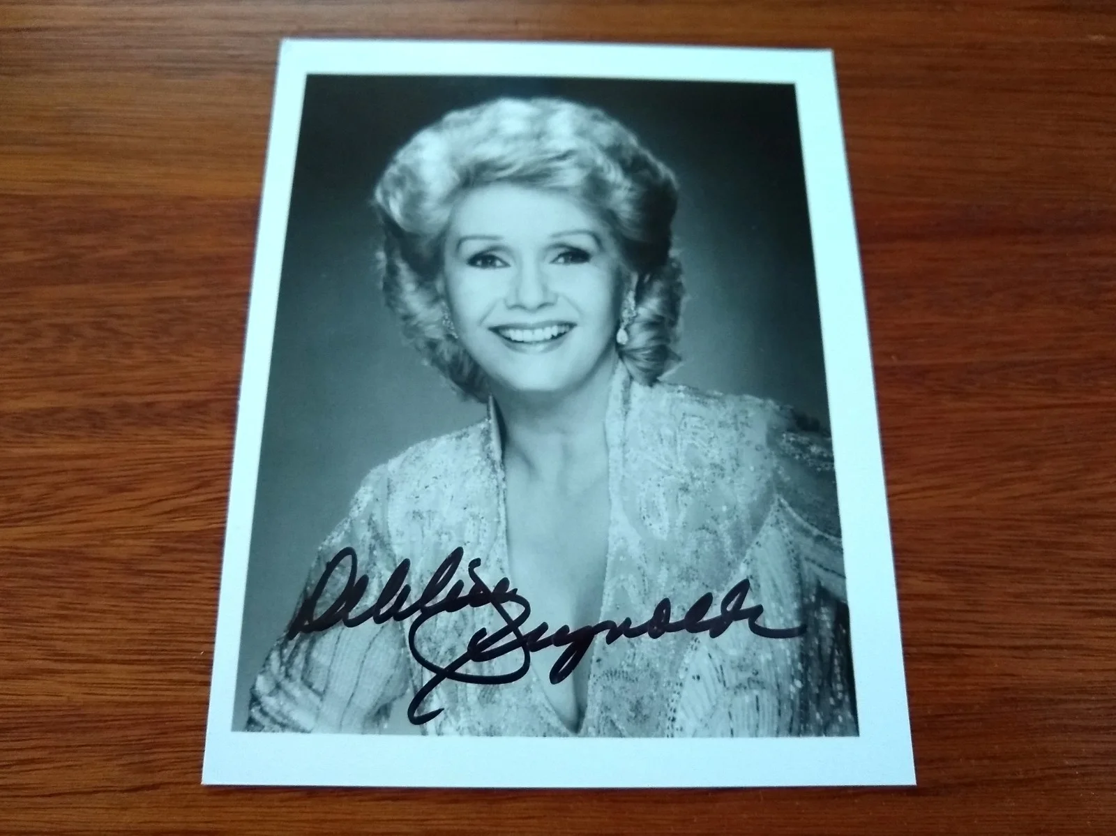 Debbie Reynolds — Debbie Reynolds Hollywood Actress Autographed B&W Movie Star Signed Glossy Photo, изображение 2